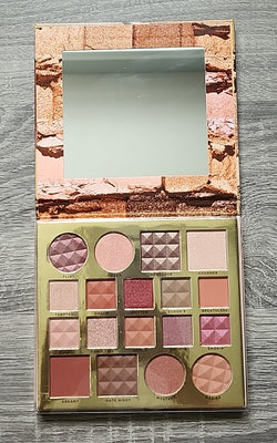 Nicole Miller Newest Crush Eyeshadow Palette – 18 Beautiful Shades – Nude & Glam Looks